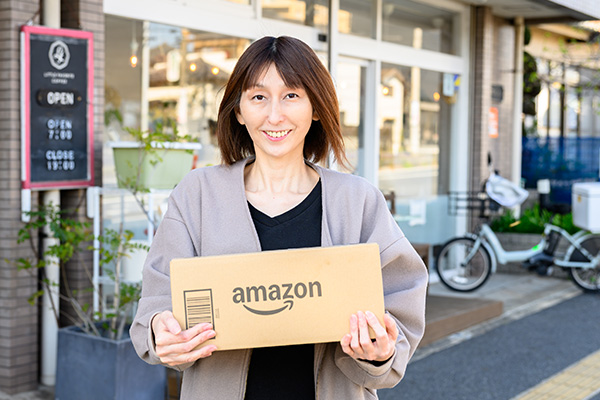 カフェ経営と両立　従業員の副収入源を配達報酬で